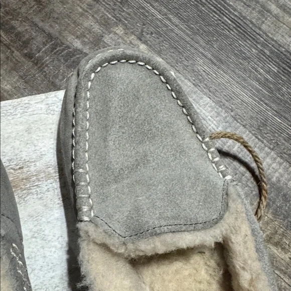 UGG Women’s Ansley Gray Slipper - rubber bottom. Size 11 -RUNS SMALL - Picture 7 of 14